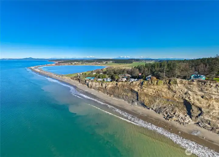 2337 West Beach oceanfront, high-bluff views