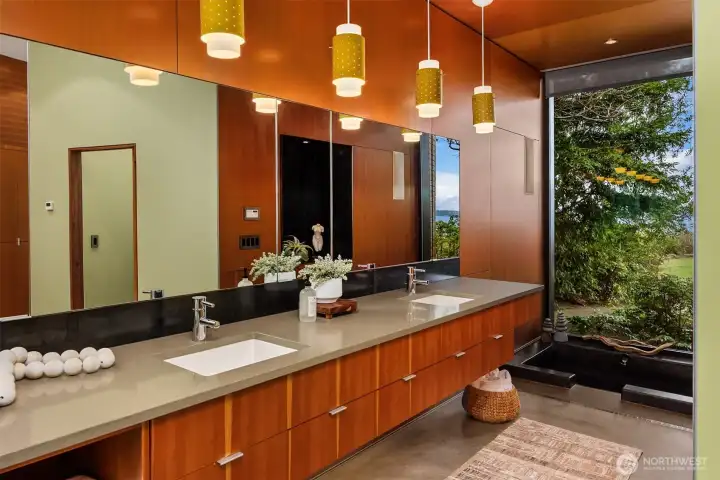 Main house 1st floor primary bath