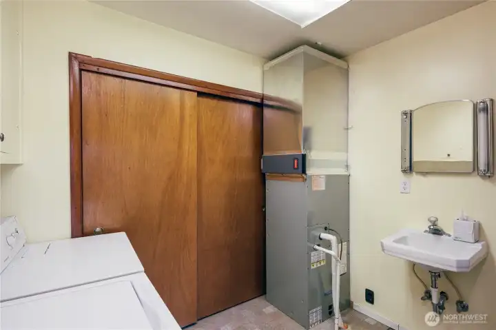 There is a 3/4 bath right off the laundry room and an exterior door going to the backyard making access easy when working outside. There is a 3/4 bath right off the laundry room and an exterior door going to the backyard making access easy when working outside.