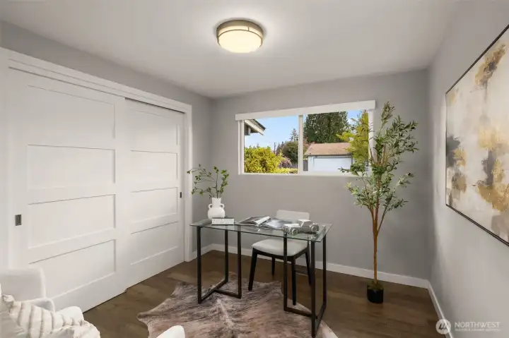 Home office, yoga room or 3rd bedroom