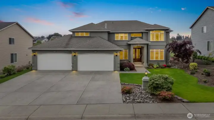 Stunning 4 bedroom, 4 car garage home in Quiet Water @ Lake Tapps!