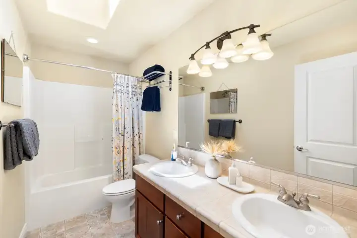 Full upstairs bathroom.