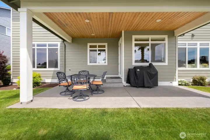 Covered outdoor space is perfect for year-round grilling, al fresco meals and just sitting and enjoying the pasture AND Mt. Rainier views!