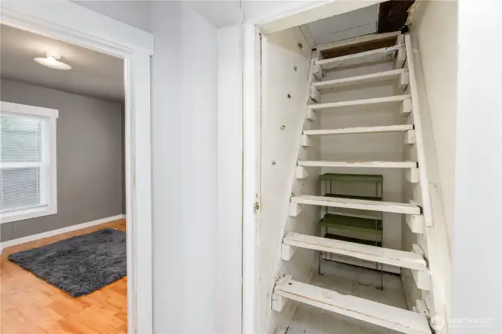 Stairs leading up to the loft are magnetic and can be stored away if you don't need loft access!