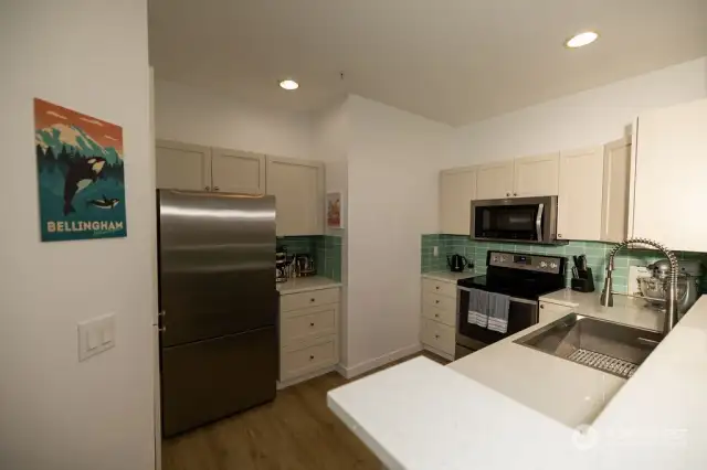 Beautiful Kitchen with quartz countertops