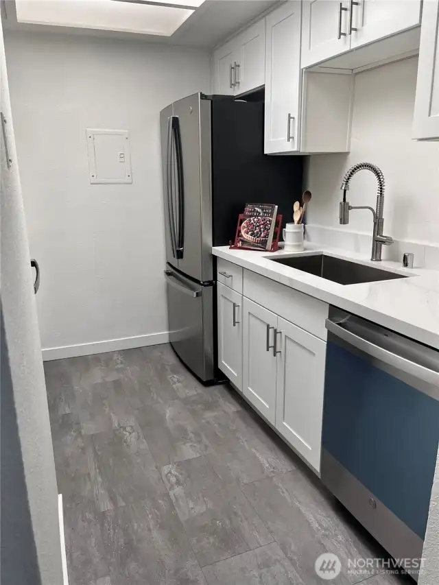 Updated kitchen with   new appliances