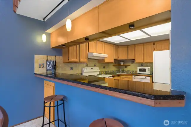 Kitchen w/ eating space