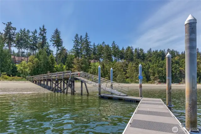 Private sandy beach!