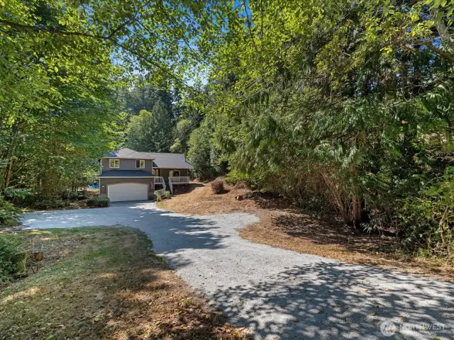 Tons of room for parking your vehicles, RV, boat, toys, etc.