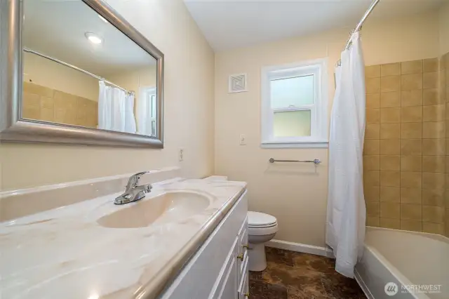 Upstairs Bath - full