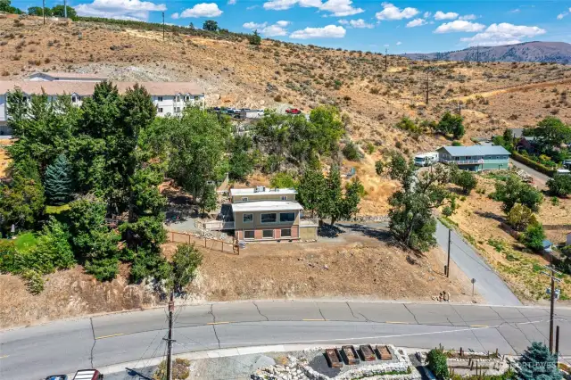 Large 15,000 sf lot