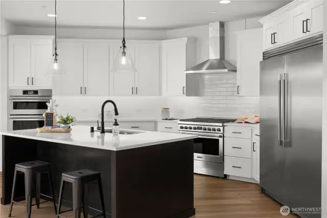 Chefs Kitchen with all Stainless Steel appliances included