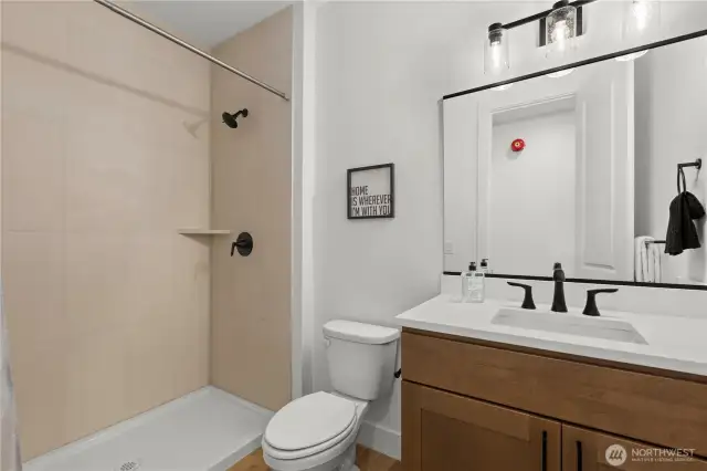 Main level 3/4 bath