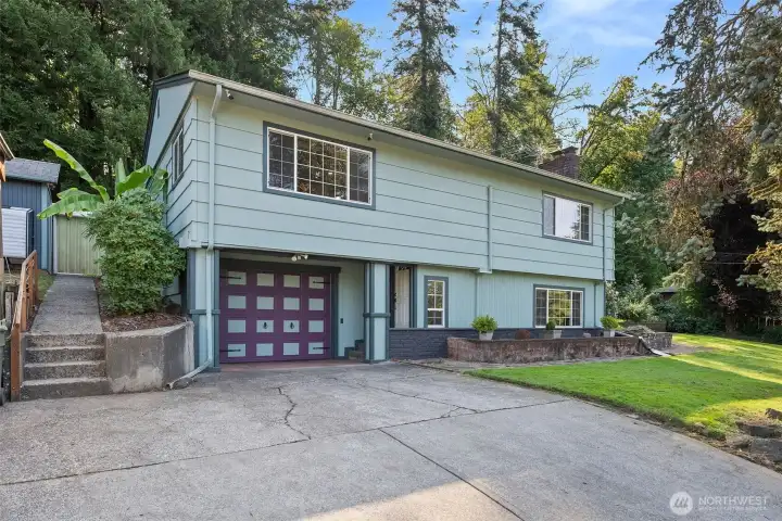 3 bed, 1.75 ba, 1676 sq ft. on .71 of acre.