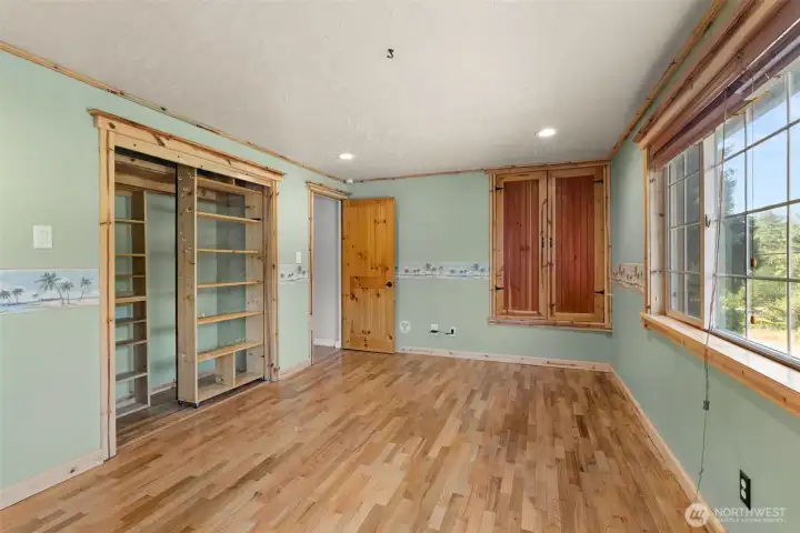 Primary on upper level.