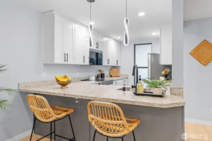 Extra sitting space for breakfast or quick lunch