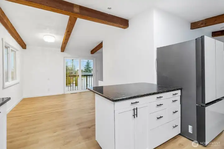 Main kitchen island bar