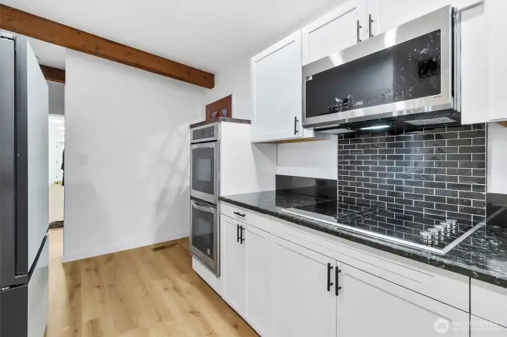 Kitchen Jennair Down draft electric cook top