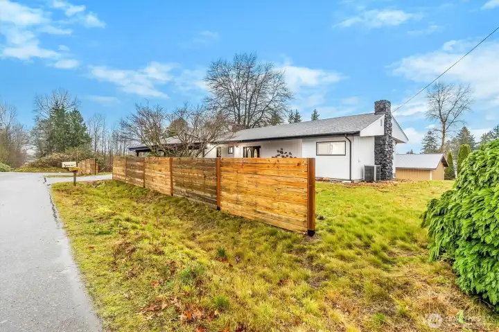 Partially fenced front