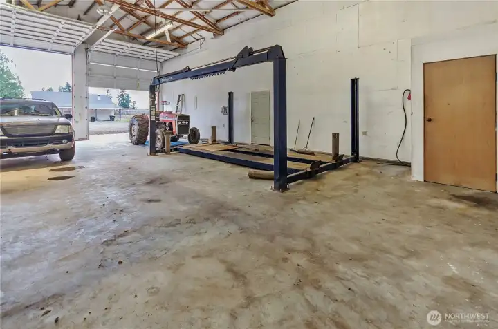 Three Car Garage Bay Interior