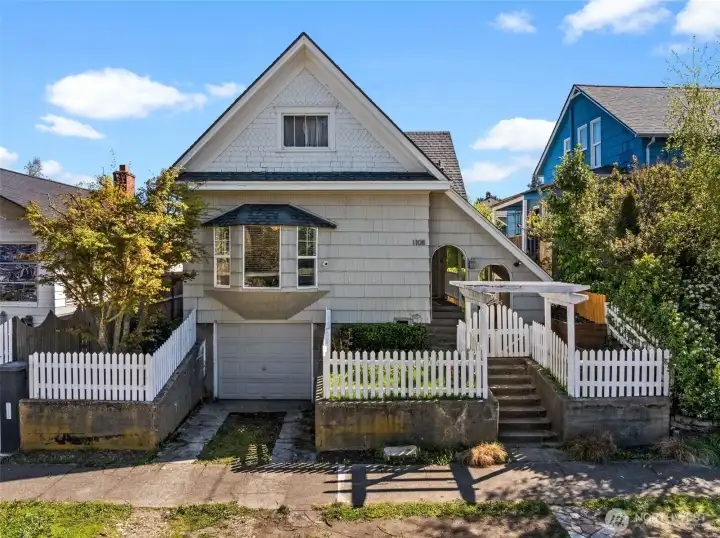 Welcome to 1108 McKenzie Ave