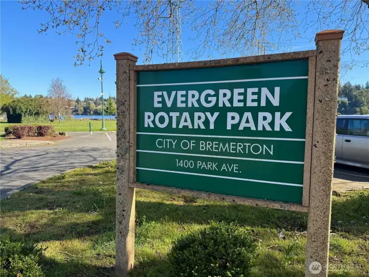 Walking distance to Evergreen Rotary Park and restaurants