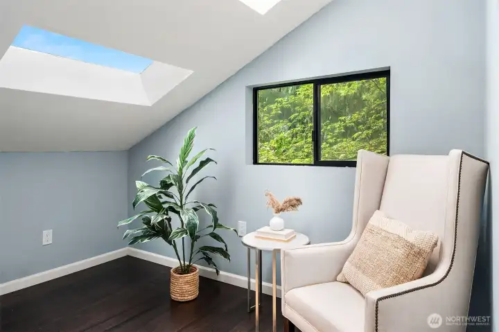Room off Primary- Studio/ Office