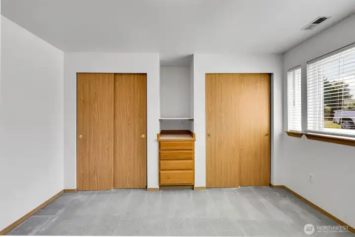 Primary has 2 closets