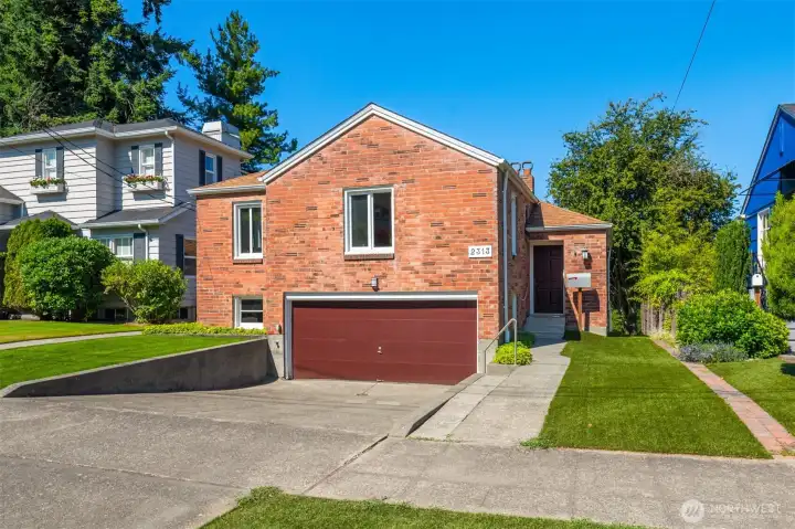 Located so close to all the great spots in North Admiral, this sturdy little gem is updated yet still retains that 40"s charm. Located so close to all the great spots in North Admiral, this sturdy little gem is updated yet still retains that 40"s charm.
