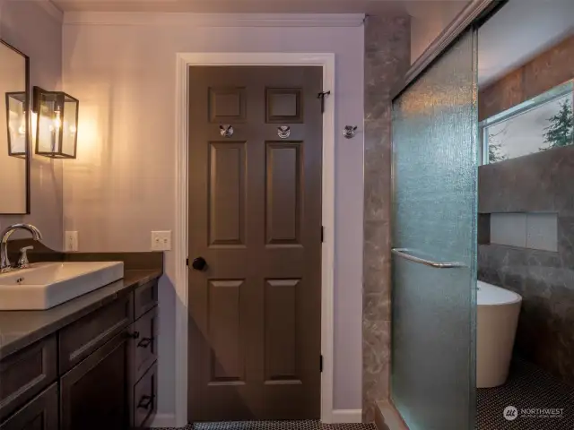 Primary ensuite with soaking tub