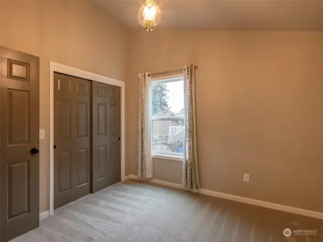 2nd bedroom