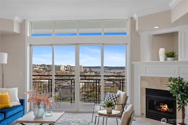 Living Room Window – Views So Good, They’re Built Right In!