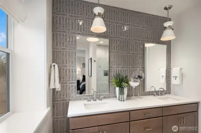 Photos of the Kinney model home for illustration purposes only & are not of the Kinney available for purchase. Home selections will vary.