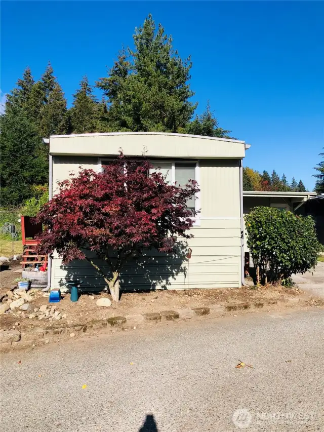 Live in Gig Harbor, have easy access to Hwy 16 and commuting, hospital and major shopping is only a few minutes away and the High School is within walking distance. Two large yards offer lots of room for veggy gardens, play area and BBQ's on the large deck.