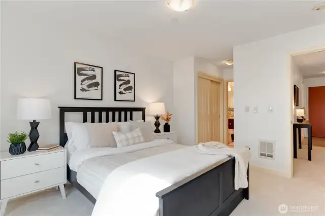 ...with ensuite bath.