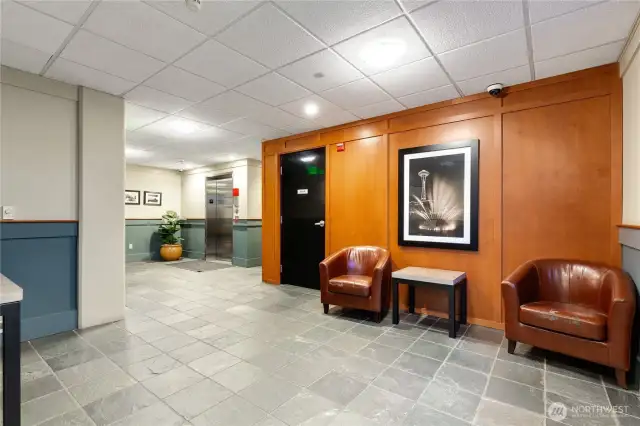 Lobby for guests and packages.