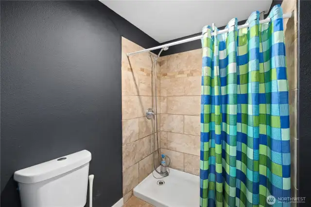 Primary 3/4 large shower bathroom