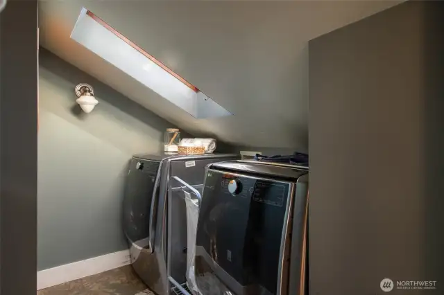 Fantastic laundry space with skylight