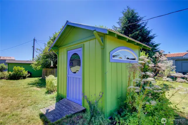 Adorable garden shed