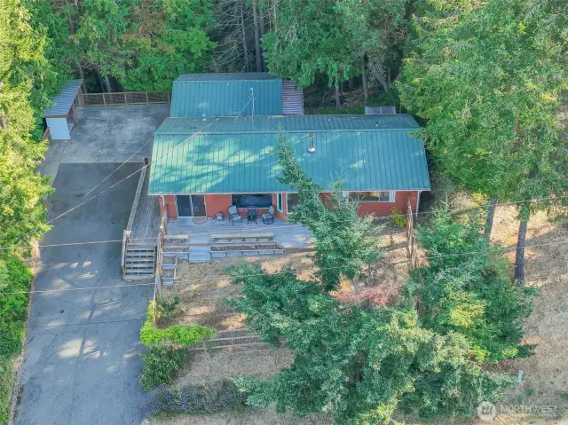 Low maintenance yard with backyard privacy - step into heaven on earth!