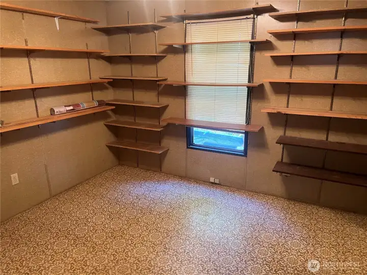 Second bedroom. Used for crafts.