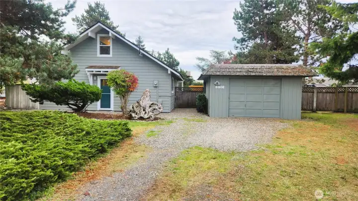House with detached single car garage
