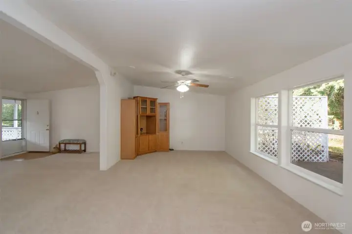 Entertainment Living Area w/Built in Cabinet