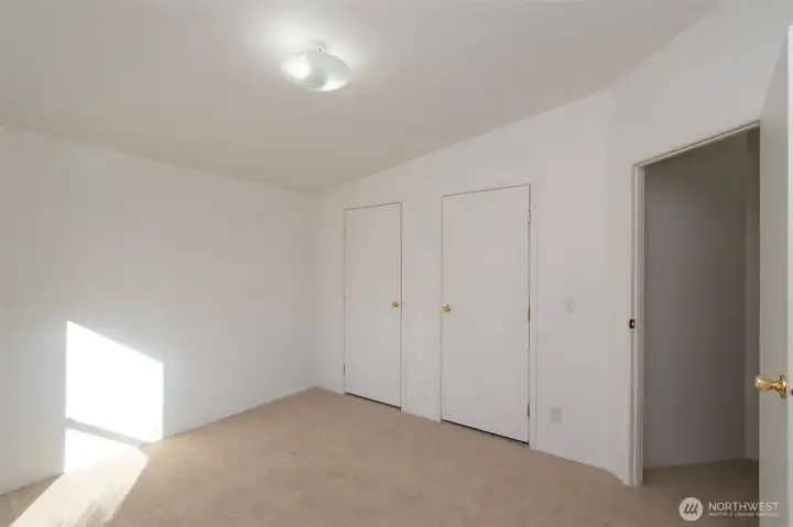 Guest Bedroom 2-Closet