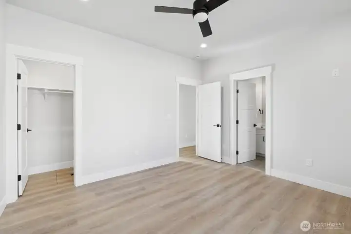 This is a very similar home meant to illustrate what this home will look like once completed. Actual finishes and features may vary.