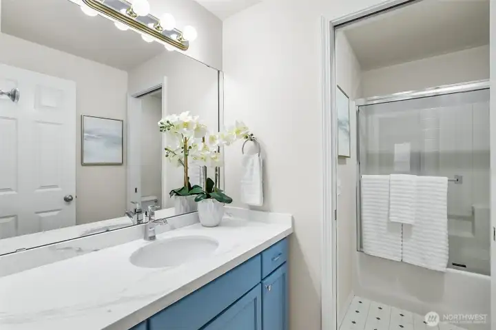 full upstairs bathroom