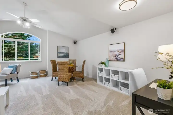 Bonus room, large space with many possibilities