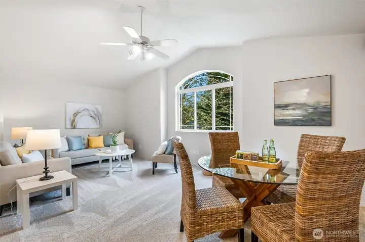 Bonus room, large space with many possibilities