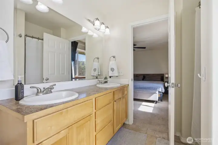 Primary Bath with dbl sinks
