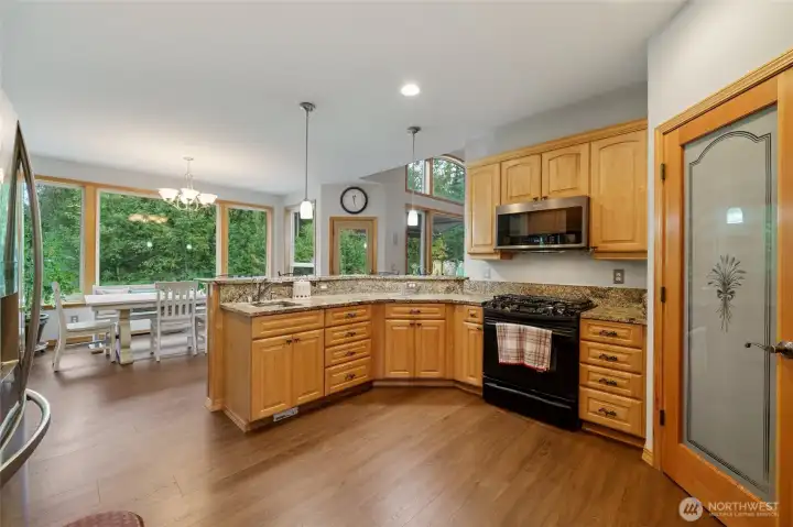 Open flow to dining area for seamless entertaining.